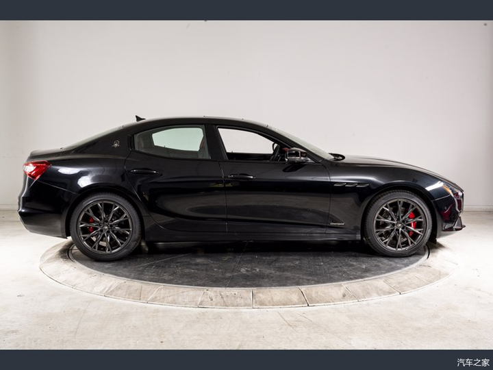 玛萨拉蒂ghibli黑武士很有运动范太让人心动了