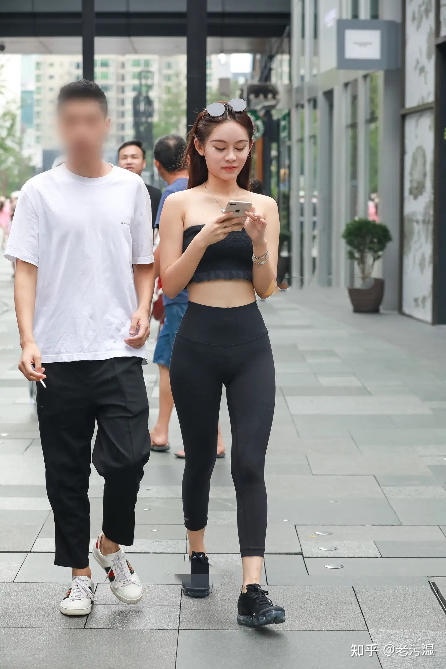 街拍』极品紧身极品身材- 知乎