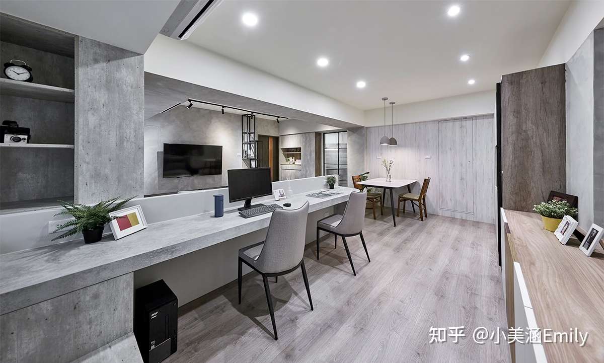 破解狭长格局限制 让日光空气尽情徜徉 卸除原有陈旧装潢 调节横亘大梁的突兀感 以系统板材定调率性日系工业风 宛若逆转时光般 获得全新理想的居家空间 知乎