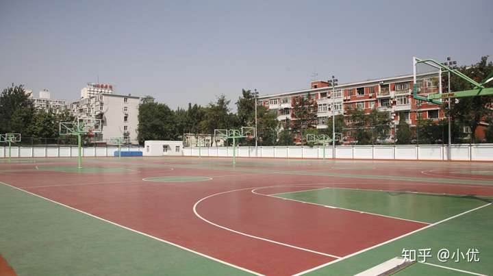 枣庄学院篮球场图片