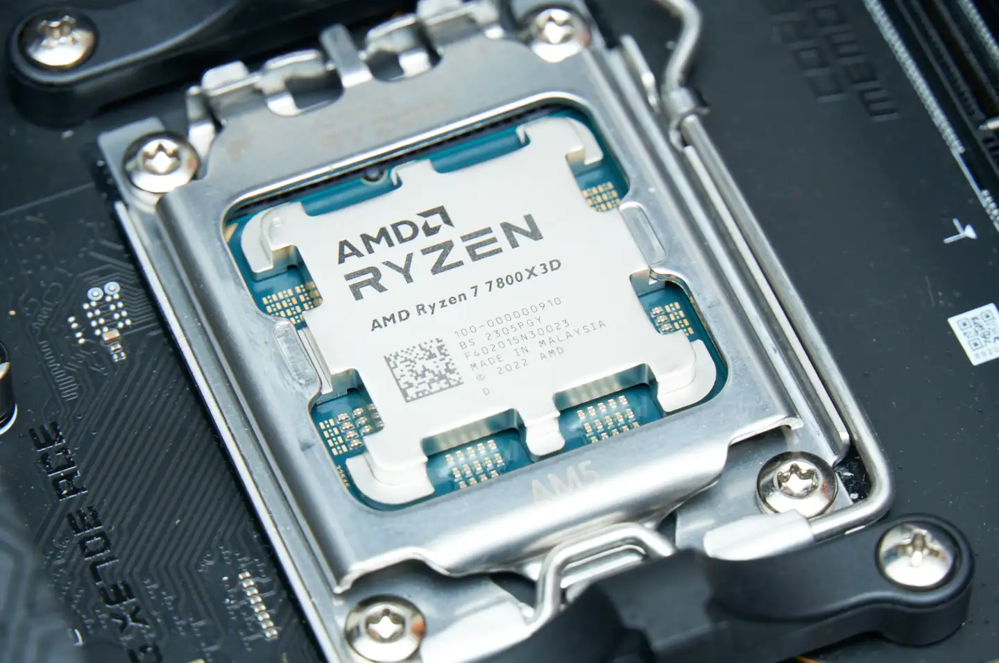 3D V-CACHE技术加持，超高性价比的游戏CPU终于来了！AMD 锐龙7 7800X3D