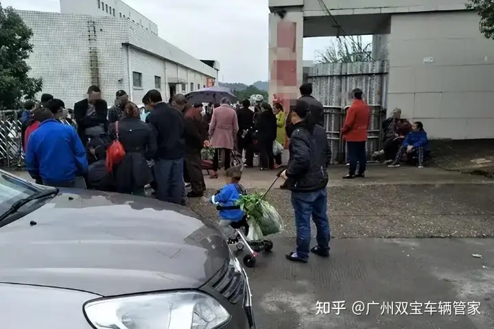 注意加强厂区安全！安岳工业园某厂区外突发惨烈车祸