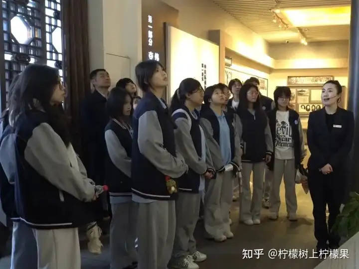 【红色校园】追寻红色足迹 汲取奋进力量 | 我校组织学生干部赴杭州党史馆开展研学!(图2)