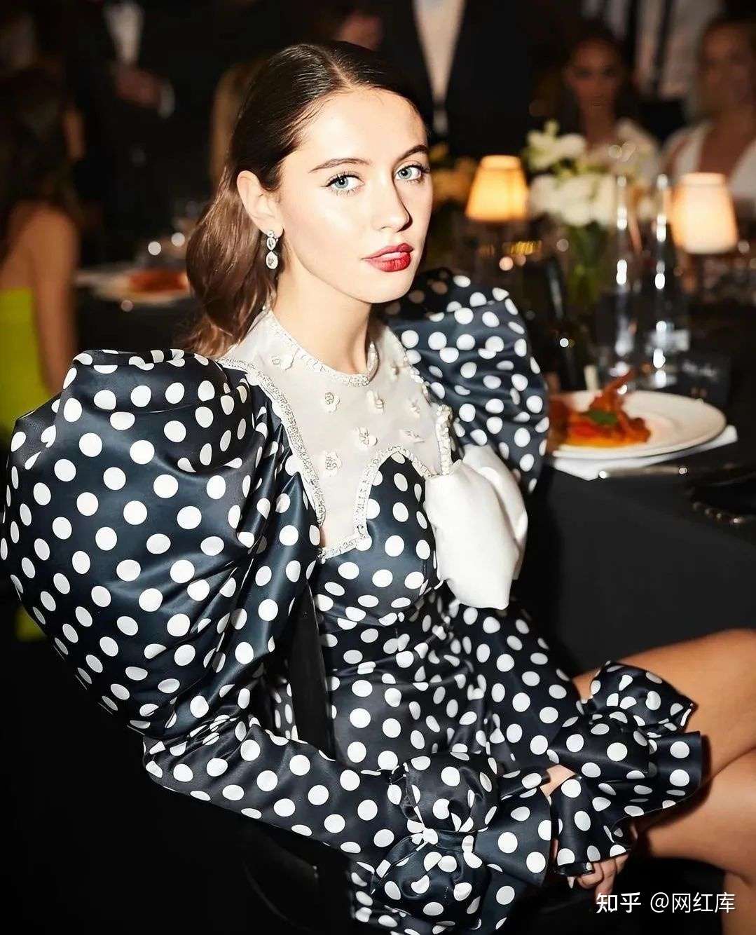 好莱坞最美星二代​Iris law，裘德洛的女儿 Facebook-第8张