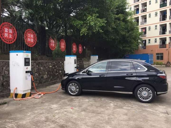 淺談：新能源汽車充電樁