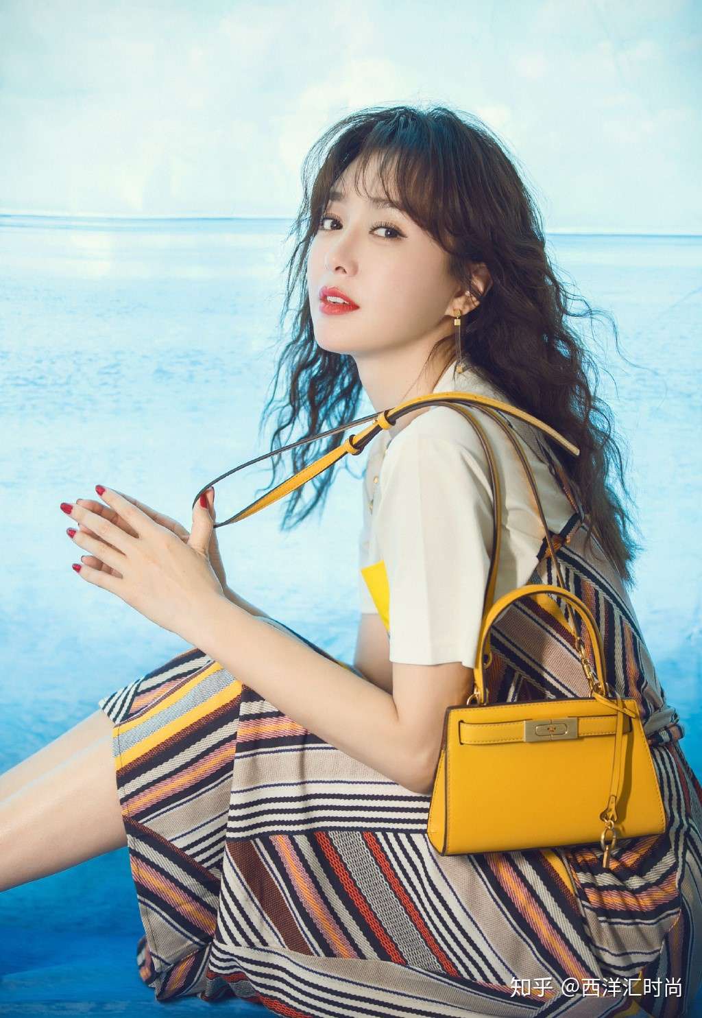 Toryburch 19春夏最新款包袋 Lee手袋再掀热潮 吴谨言 古力娜扎 秦岚演绎摩登时尚 知乎