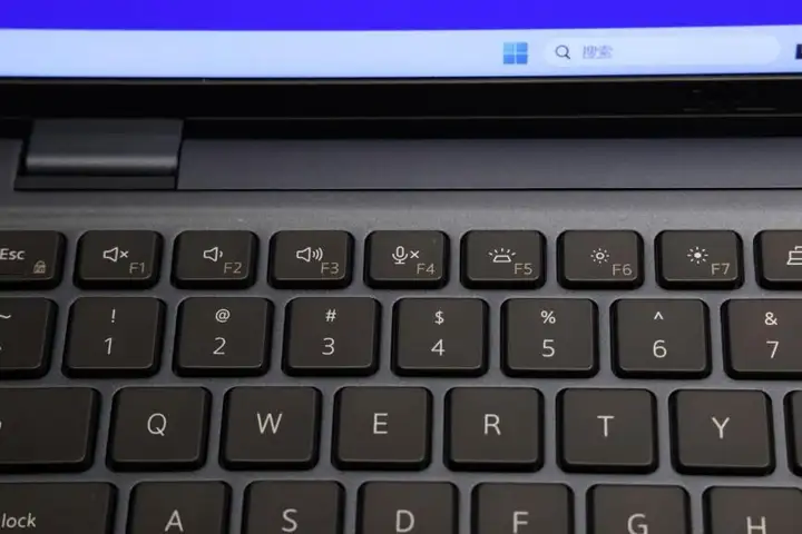 Dell Latitude 7440 2in1 Laptop 6 v2 2a3729d27e8e395a9fb307913b421523 720w