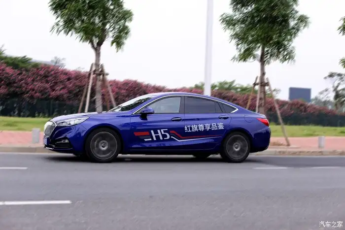 体验中式豪华轿车红旗h5 探知真实油耗信息 知乎