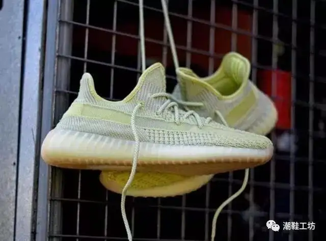 让脚感受凉爽！这将是一款最适合夏季的Yeezy！Yeezy350冰蓝2.0版9月