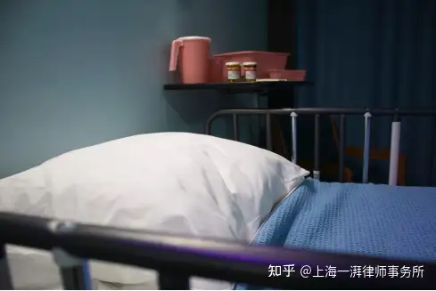 一湃视角：丈夫脑出血病倒，妻子卖房失联，是否构成“遗弃罪”？