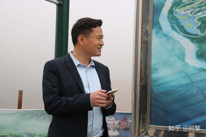 李亮如何与男领导相处