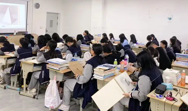 【活力校園】花信風(fēng)傳年少 流光照徹征程 | 塘棲校區(qū)幼兒保育2501班級風(fēng)采(圖4)