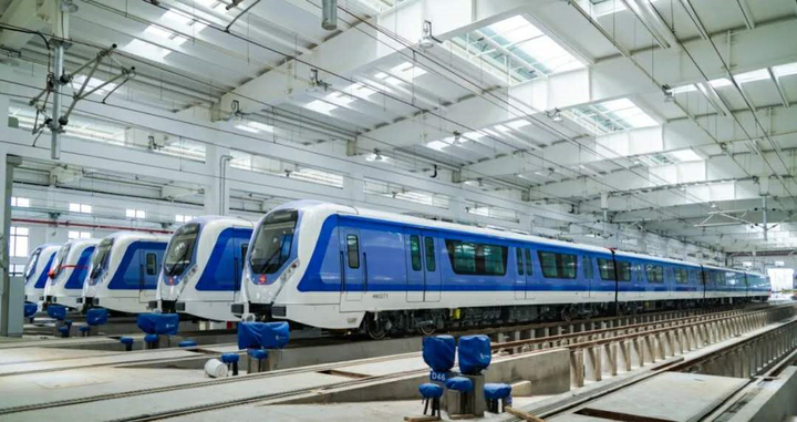 我今天定了蔚蓝海岸的房子,在海宁尖山新区,说旁边以后就是上海地铁