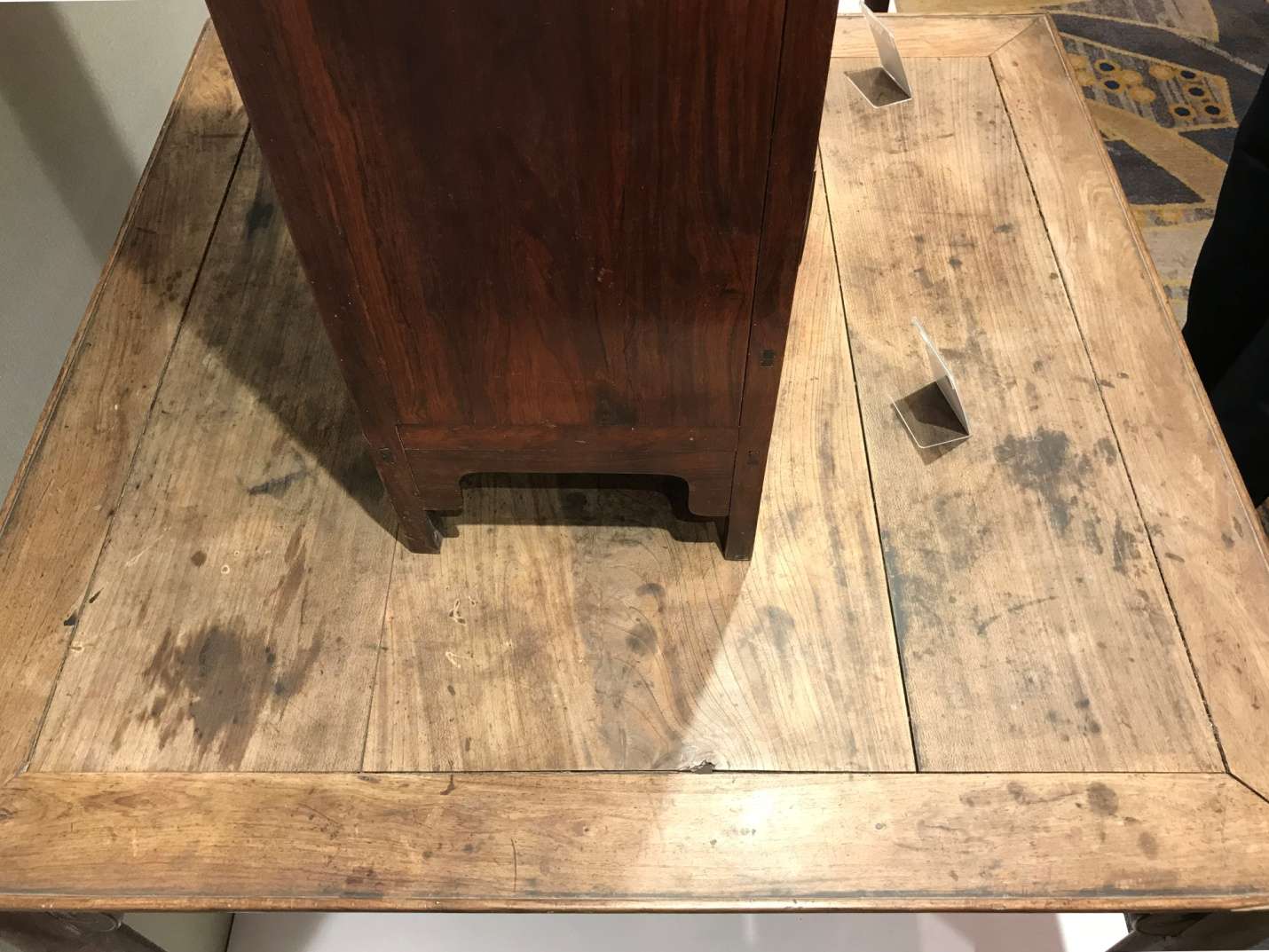 看完老方桌才知道 黄花梨家具不必全是黄花梨 知乎