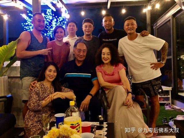 霍建华林心如与友人聚餐 女儿正面曝光 长相甜美一看就是美人胚 知乎