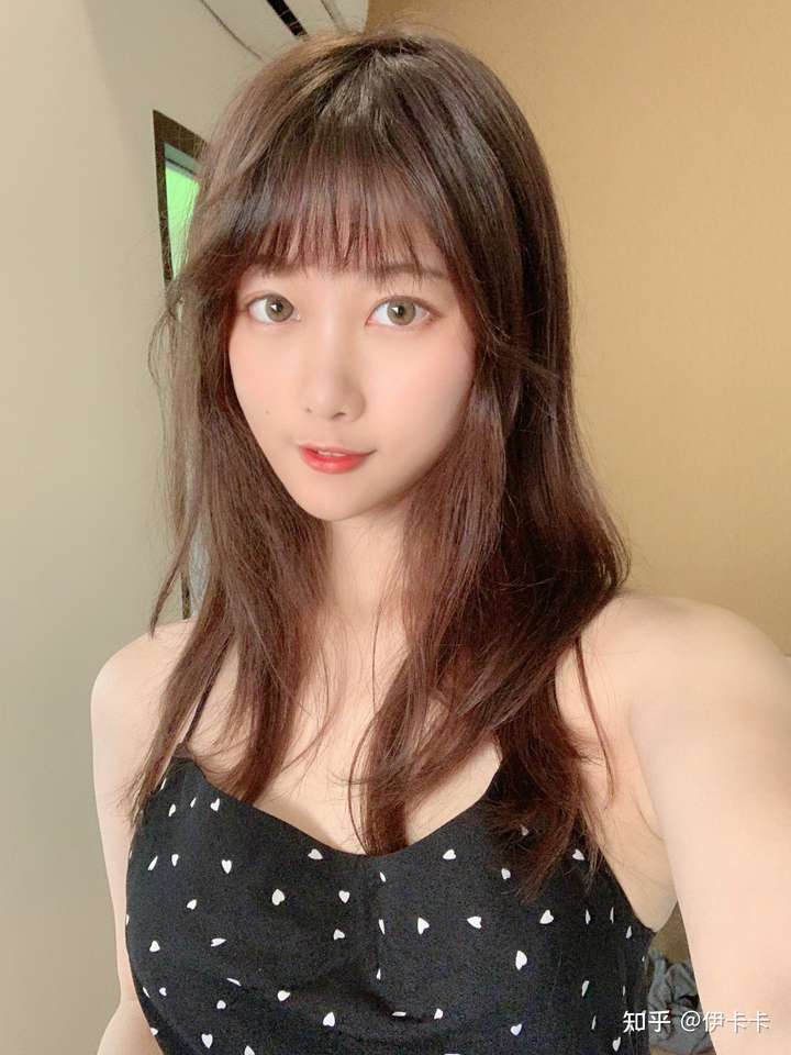 大胸妹子(D以上)穿吊带裙穿什么内衣呢?3 大胸妹子(D以上)穿吊带裙穿什么内衣呢?3