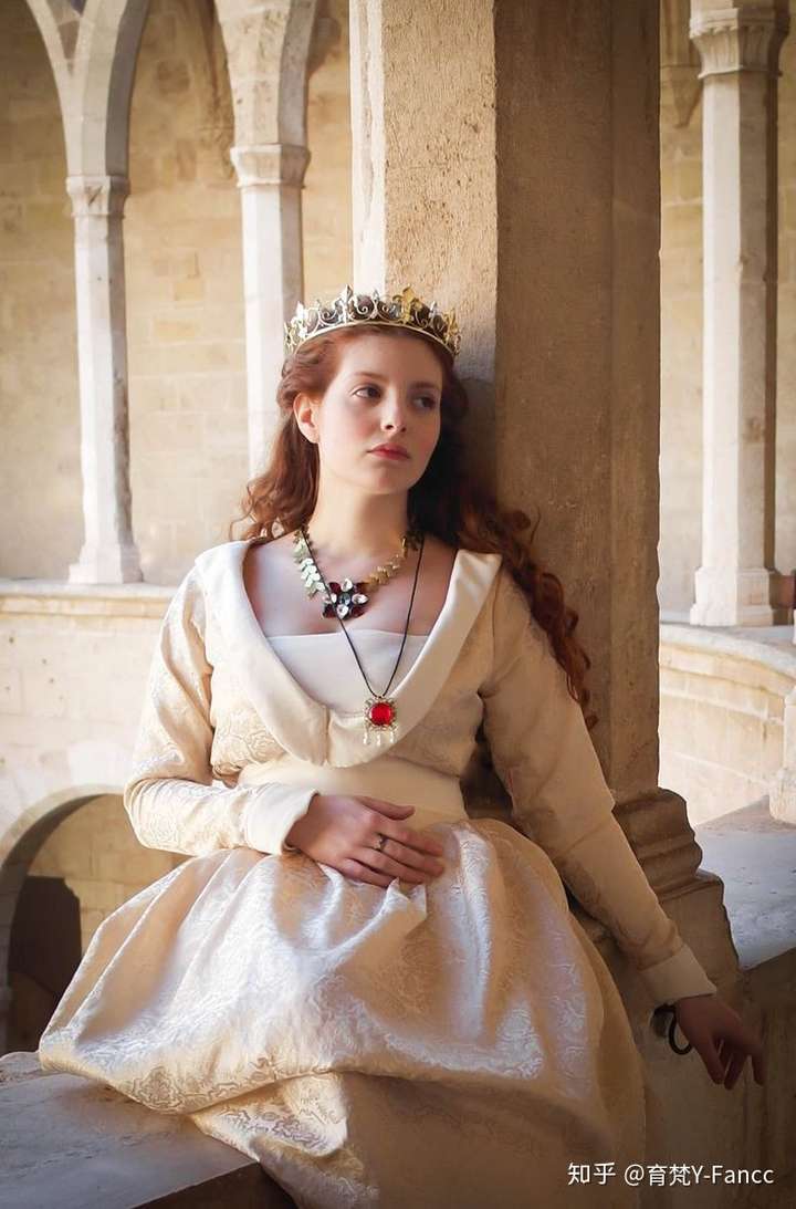 西方皇室宫廷服装参考