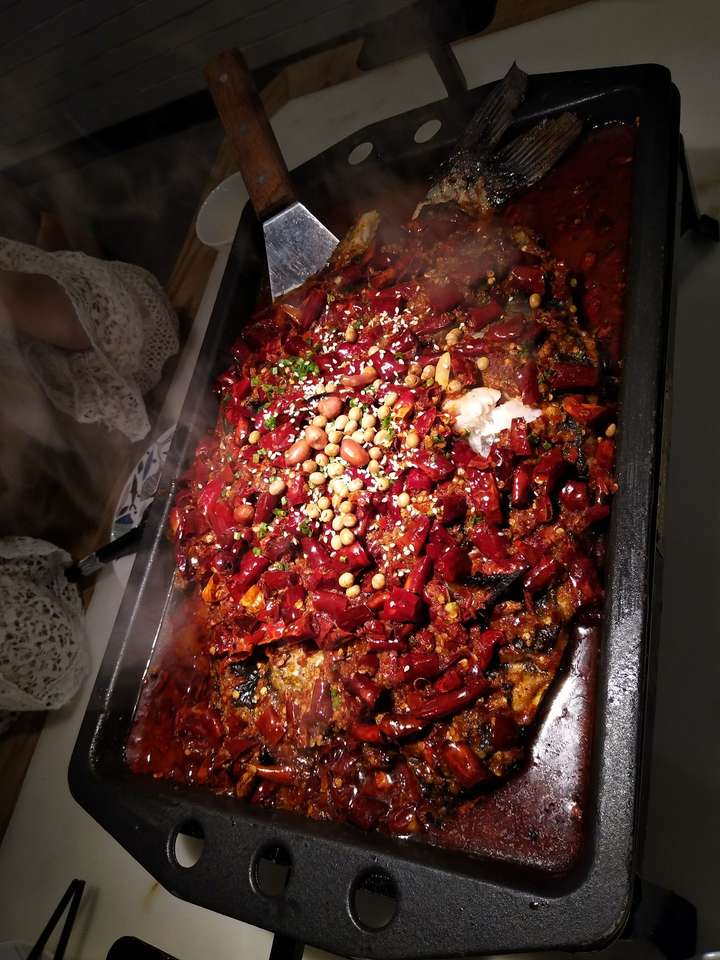 酱鸡,腊肉,松花小肚儿,晾肉,香肠儿,什锦苏盘,熏鸡白肚儿,清蒸八宝猪