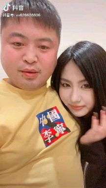 如何看待徒步阿龙的女友?