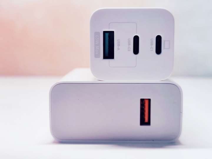 电友氮化镓65W三口充电器，小身材大能量