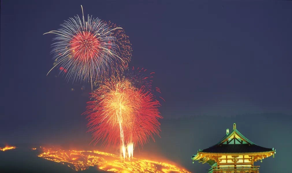 谁说花火大会只属于夏季 冬季的白雪和花火同框 更是限定美景 知乎