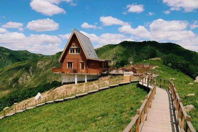 京郊山顶露营的最佳去处北京延庆海坨山体验下中国小瑞士