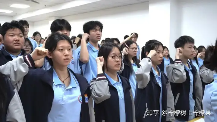 【红色校园】青春报国守初心 砥砺奋进新征程 | 2025-2026学年学员入团仪式(图12)