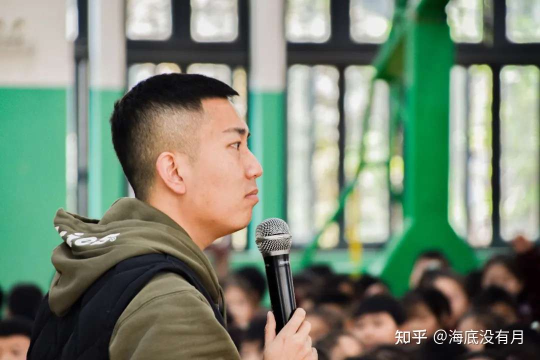 大龙的红色阅读课 走进郑州二七区四季路第二小学 知乎