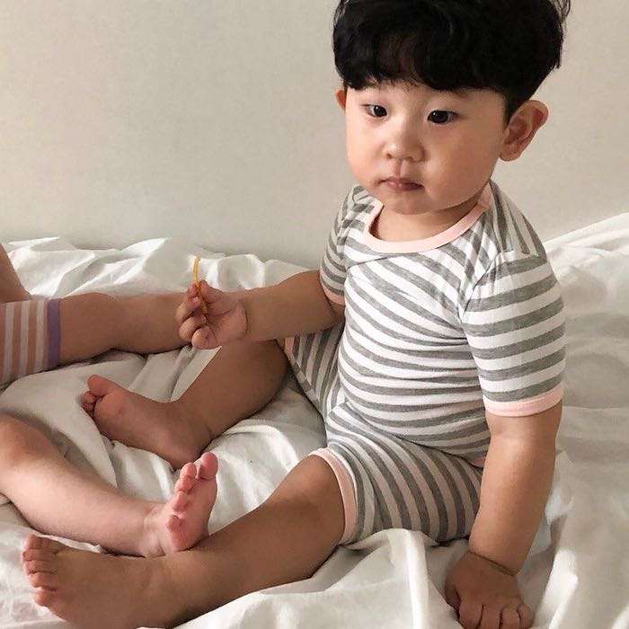 有没有金雪小朋友和其他男孩子的情头呀?