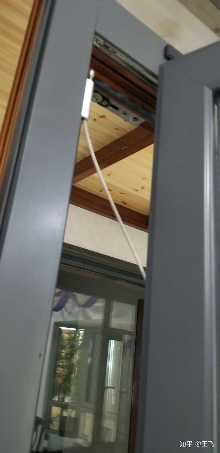 断桥铝窗户防坠链是什么样的