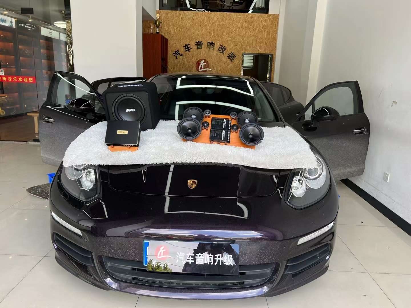 爱车改音响 钟生 的想法: 保时捷帕拉梅拉小改全车音响系统分享