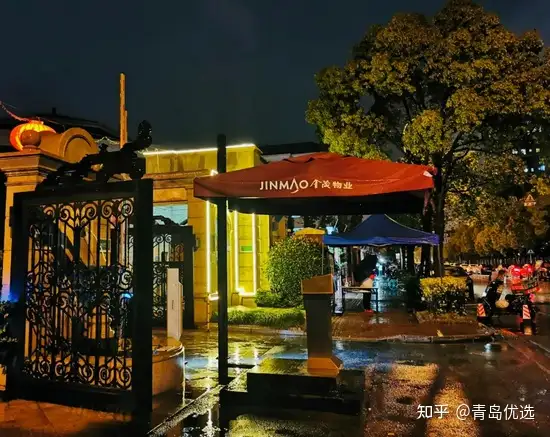 新城碧翠业主多次反映未果，深夜豪宅电梯起火，殃及3户