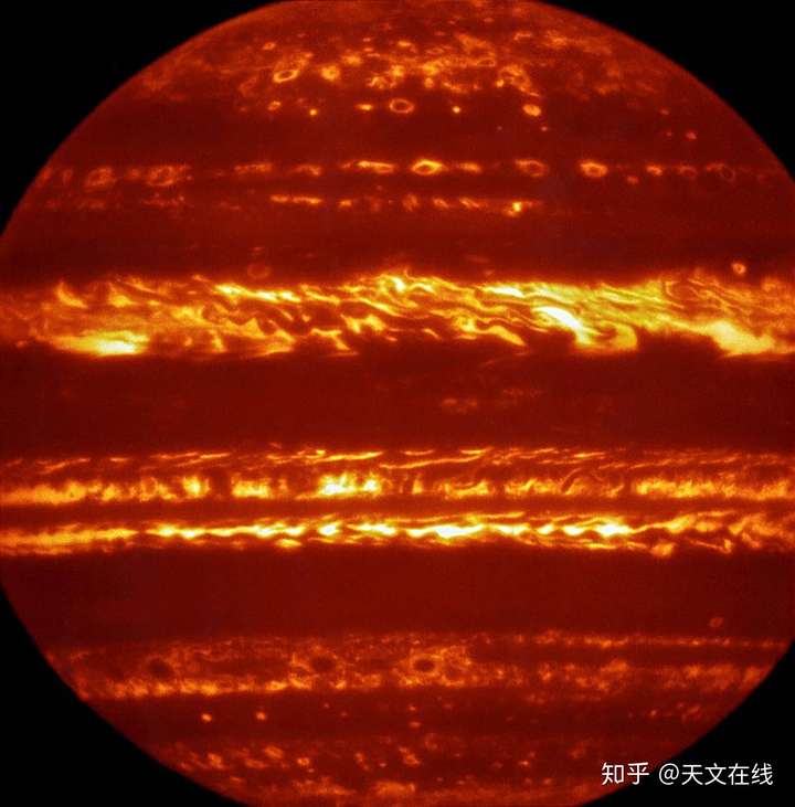 最高分辨率的木星图像揭示了其火热的暴风雪的巨大细节