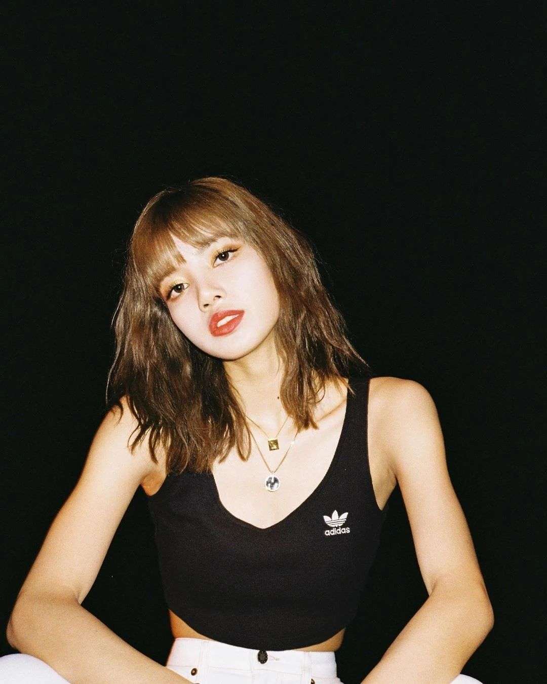 Lisa 人间芭比绝美图 壁纸 知乎