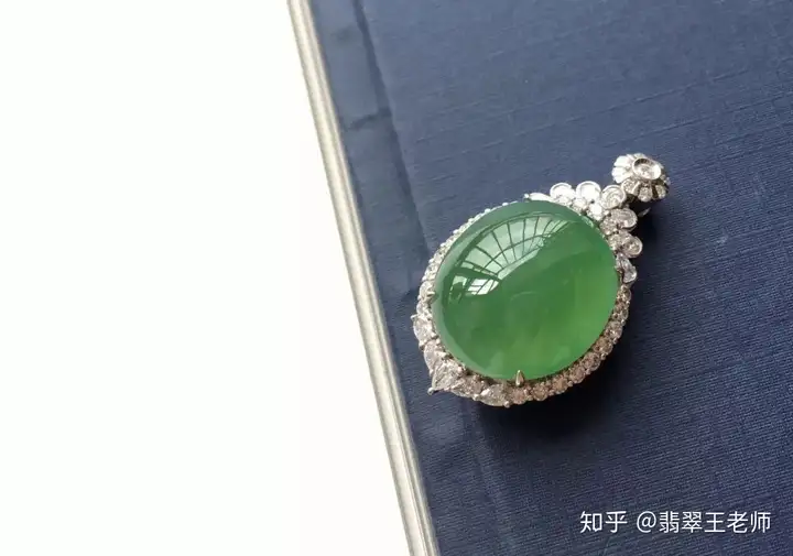 翡翠王老师：为什么翡翠镶嵌要用18K金？原来是这样！ 