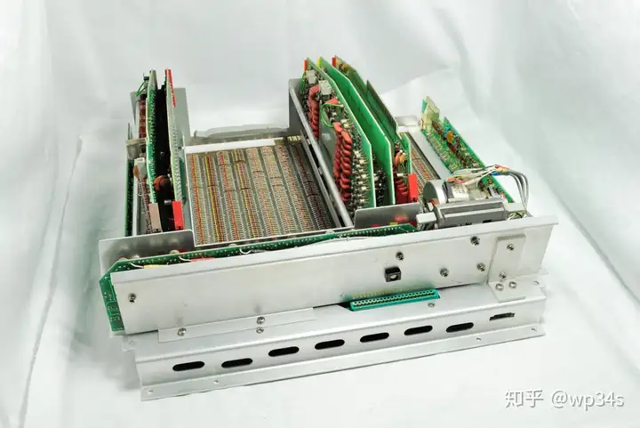 电与磁的极致艺术~1968年的HP9100A晶体管计算器(机)-2