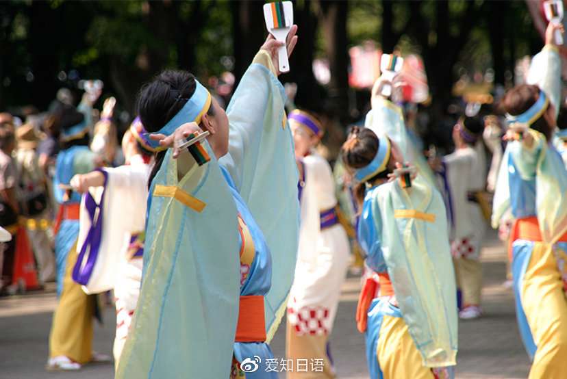 世界人民都抢着参加 不足70年历史的日本 夜来祭 魅力有多大 知乎