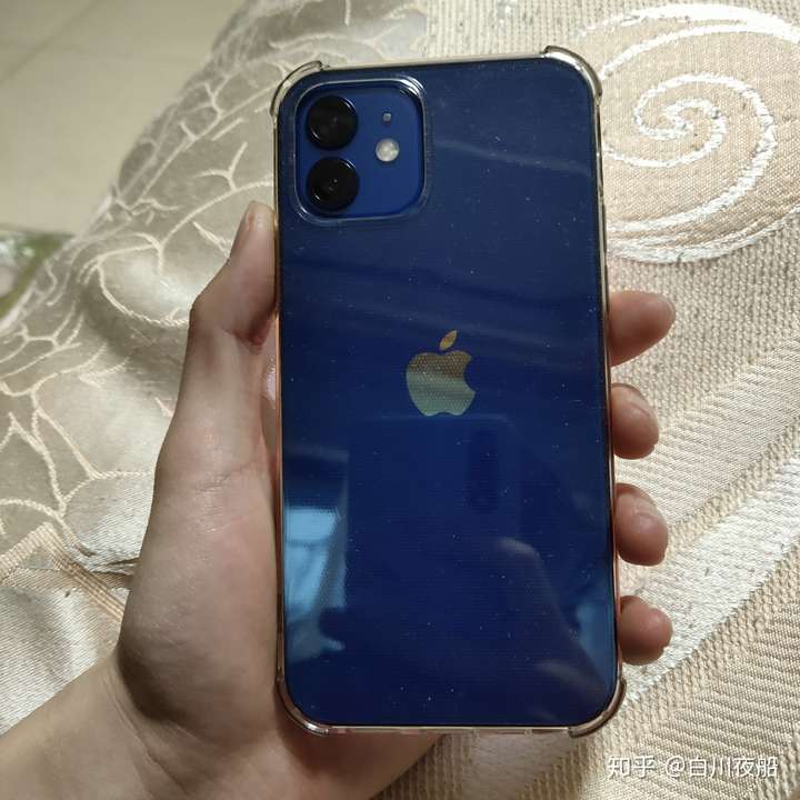 iphone12买黑色还是绿色好?