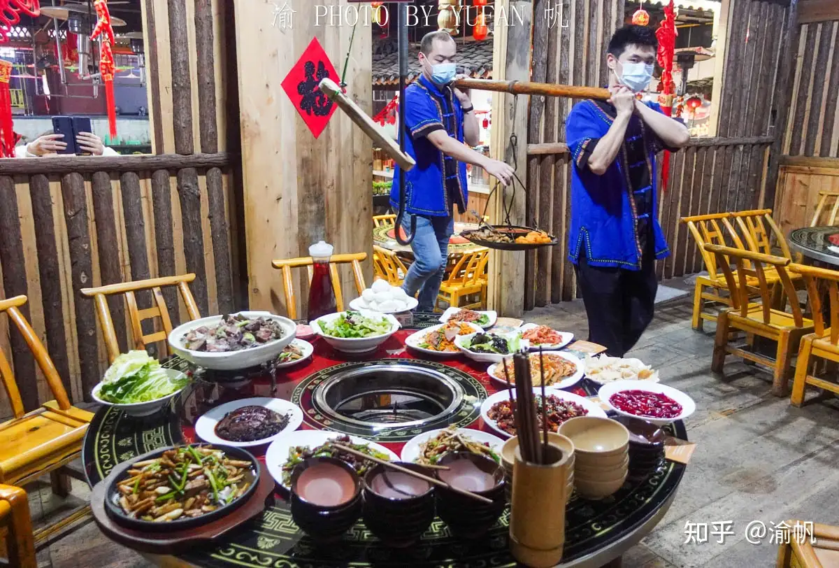 品尝土家吊锅宴，感受湖北恩施的特色餐饮文化，看着就垂涎三尺- 知乎