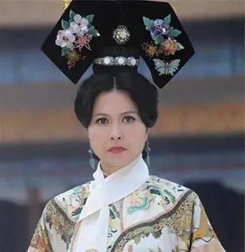 据史书记载慈安刚进宫时被咸丰帝封为贞嫔,之后又晋封她为贞贵妃,直到