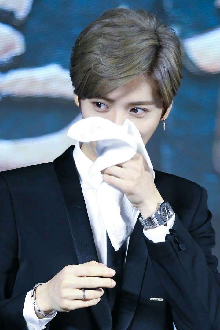 从哪些事情或者细节可以看出鹿晗很细心?