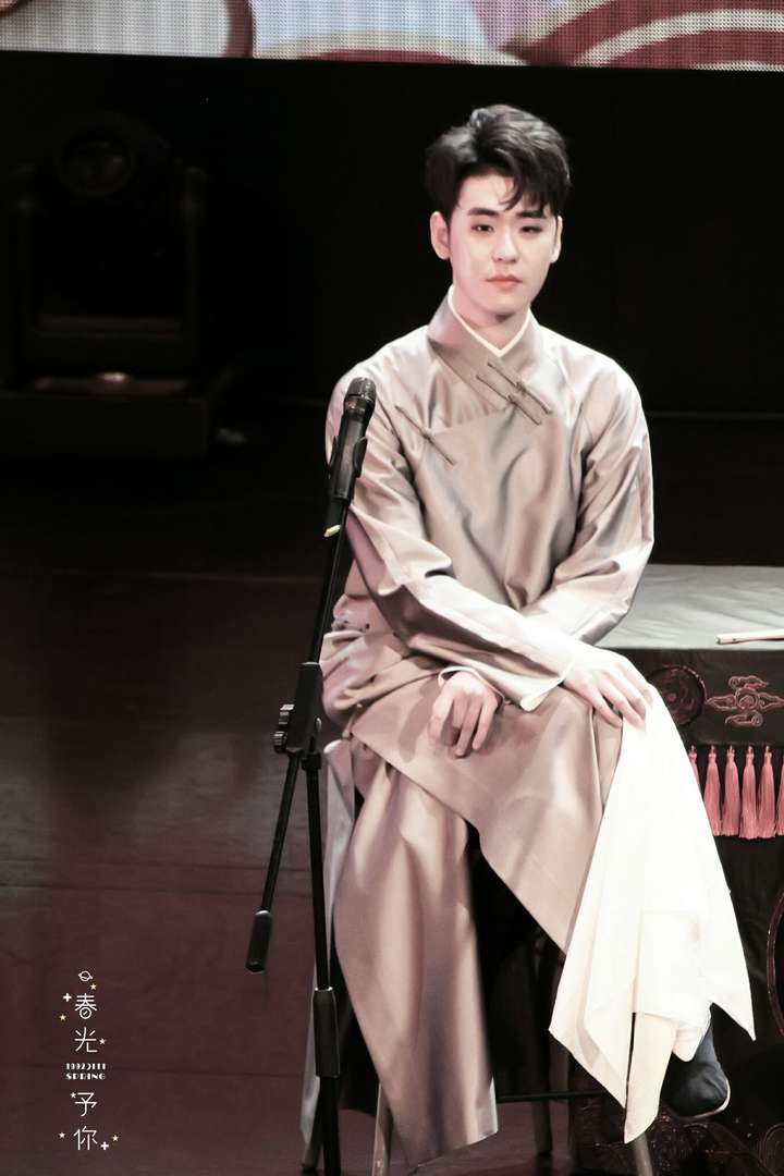 为什么张云雷的柳银环不在耳朵上插花了呢