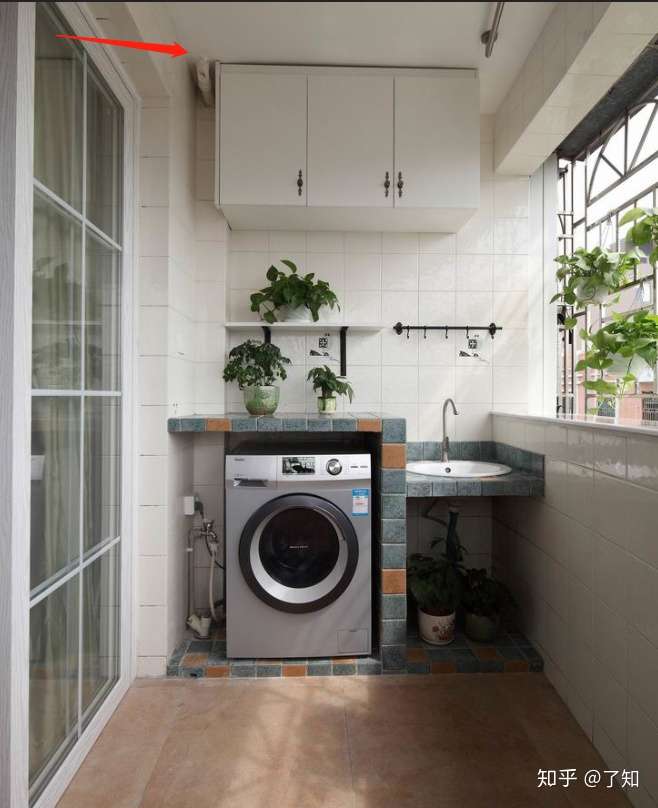 商布放的(图片来源为zhihu) 楼下住户在装修时私下将该管锯掉并封堵了