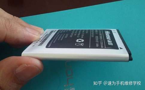 手机电池鼓包怎么办手机换电池操作步骤