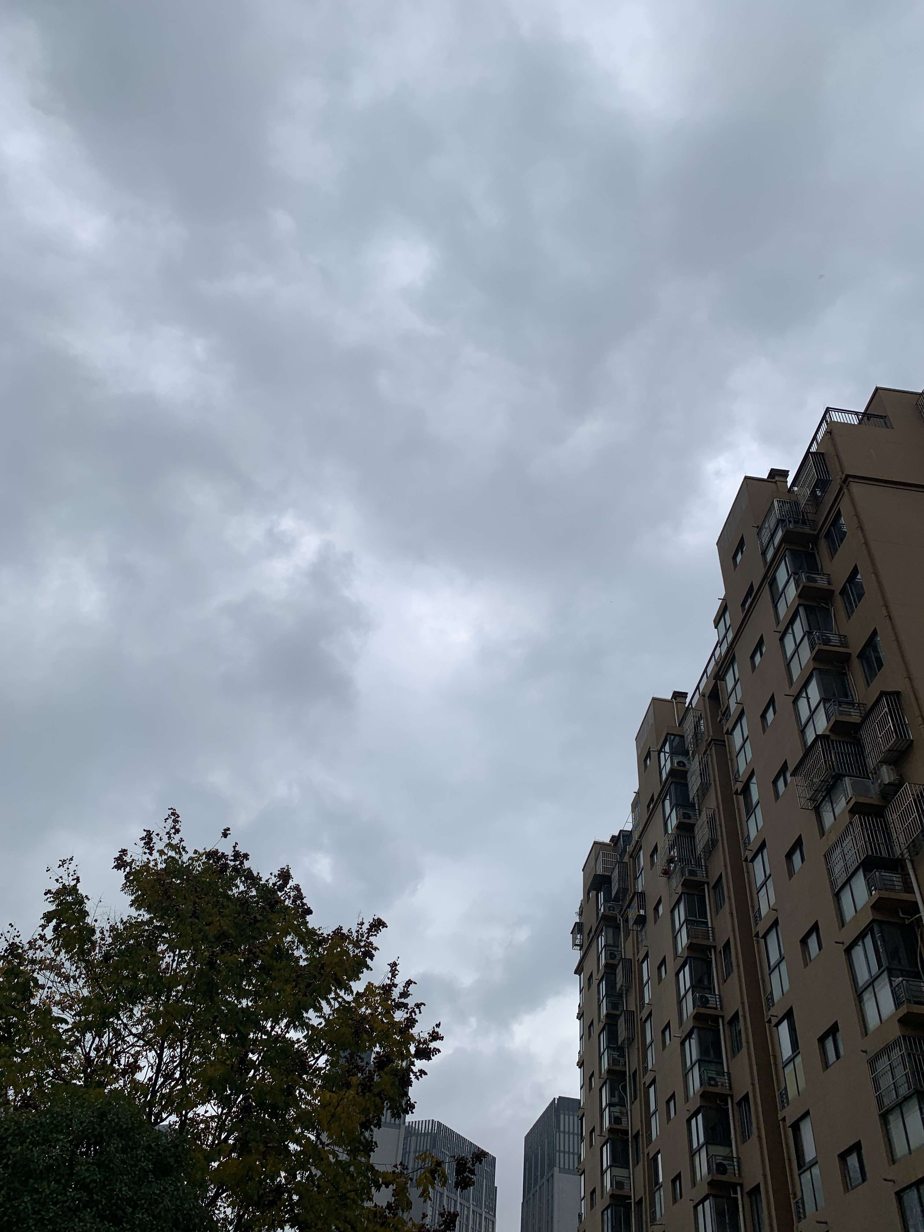 阴雨绵绵天气图片