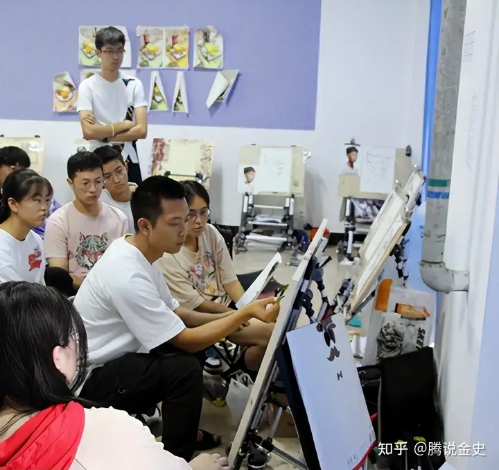 87岁老人张继胜：为生活去当裸模，与24岁女子同居，子女无人问津