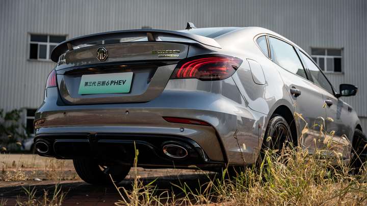 phev 汽车之家-原创 67 已认证的官方帐号 文/mz 刚看完奔驰发布的