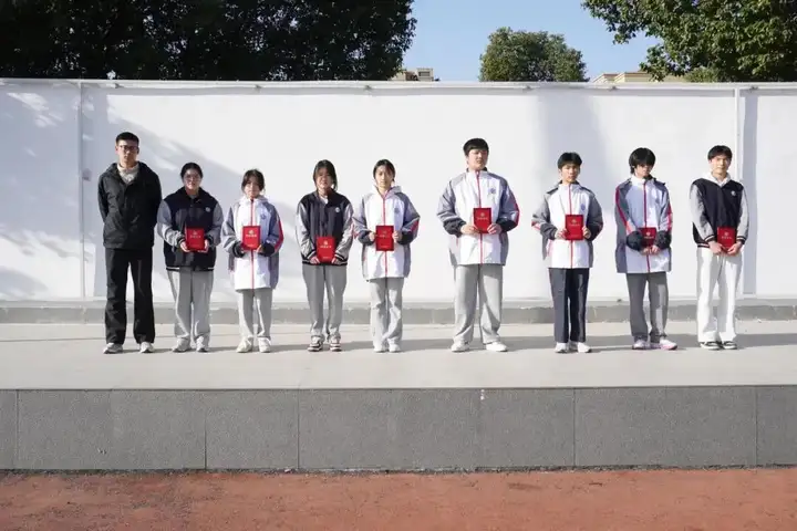 浙江省广播电视中等专业学校第二届“青春杯”羽毛球赛热力开大！(图9)