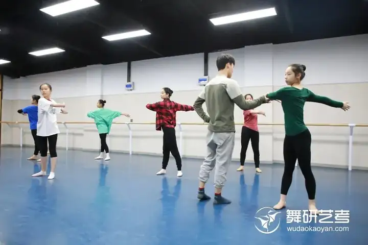 舞蹈生五一假期出游记：舞研5日“观光之旅”，原来他们都在......