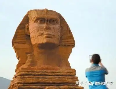 类型二:跨时代抄袭埃及的金字塔被拉斯维加斯抄袭埃及狮身人面像被